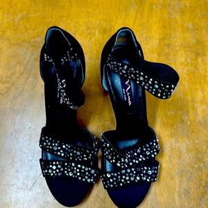Nina New York Black with stones Size 7